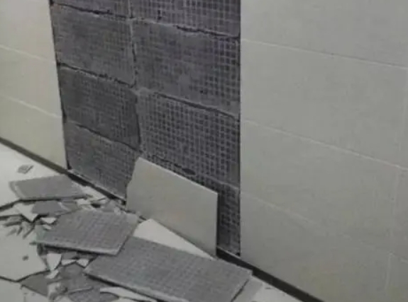 辉县瓷砖空鼓维修公司分享下辉县墙砖松动维修的知识